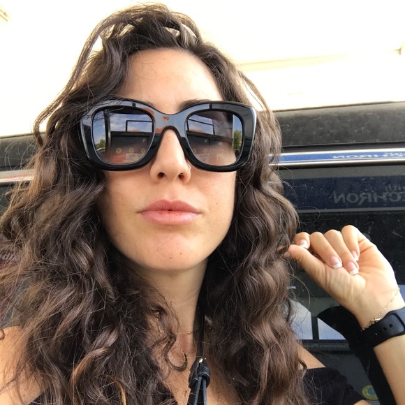 Meet your Posher, Sara - Picture 1 of 1